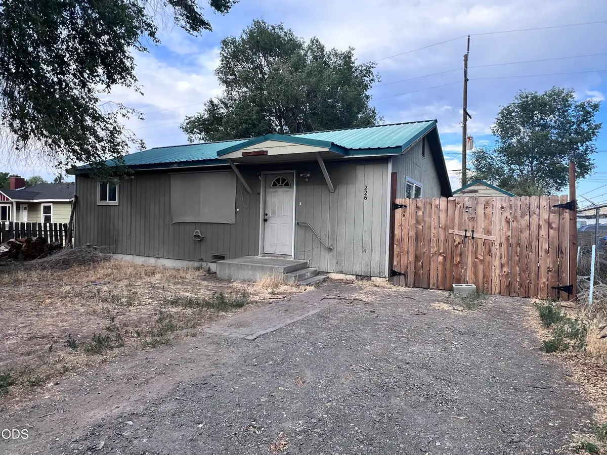 226 SE Jackson Street, Redmond, OR 97756 - #1