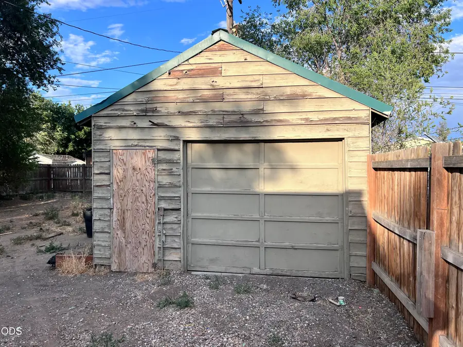 226 SE Jackson Street, Redmond, OR 97756 - #3