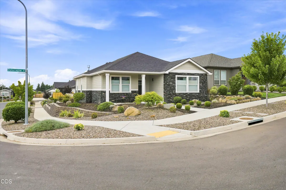 3117 Delorraine Drive, Medford, OR 97504 - #1