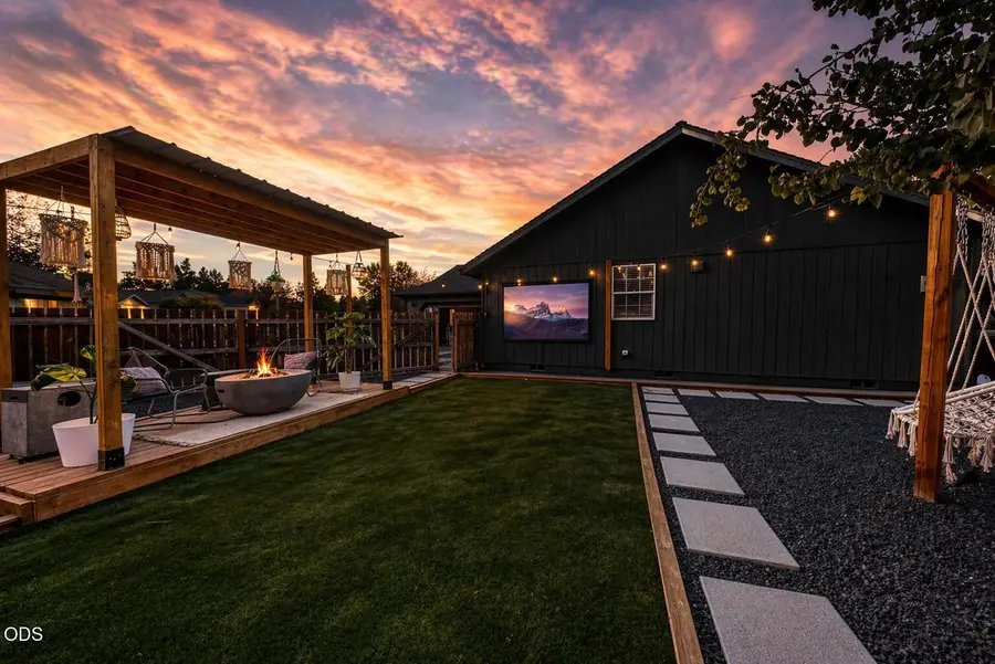 2681 NE Moonlight Drive, Bend, OR 97701 - #2
