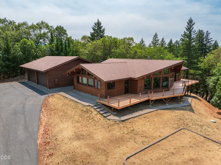 616 Mountain Paradise Drive, Grants Pass, OR 97526 - #2