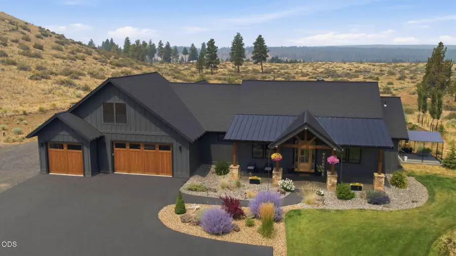 70041 Annies Drive, Sisters, OR 97759 - #2