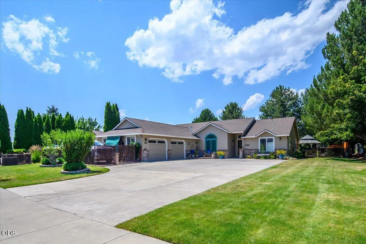 3715 SW Gene Sarazan Drive, Redmond, OR 97756 - #1