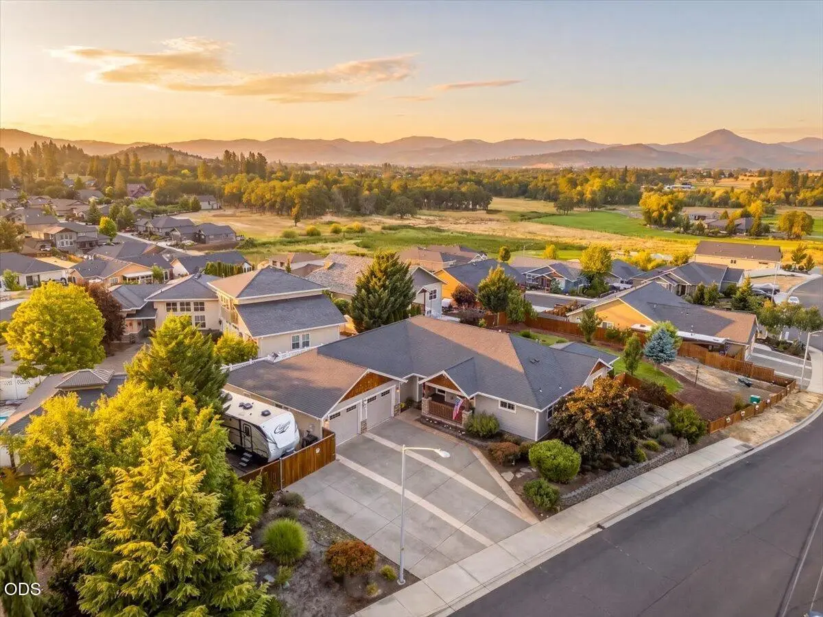83 Hidden Valley Drive, Eagle Point, OR 97524 - #1