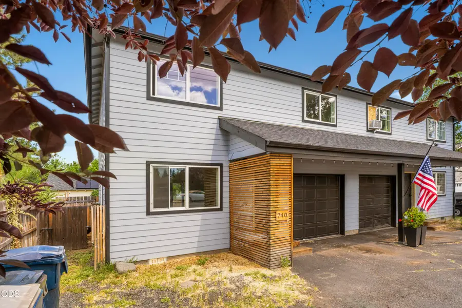 740 E Cascade Avenue, Sisters, OR 97759 - #2