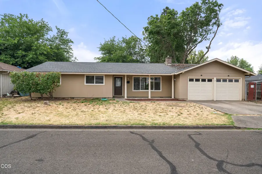 110 Victoria Way, Central Point, OR 97502 - #2