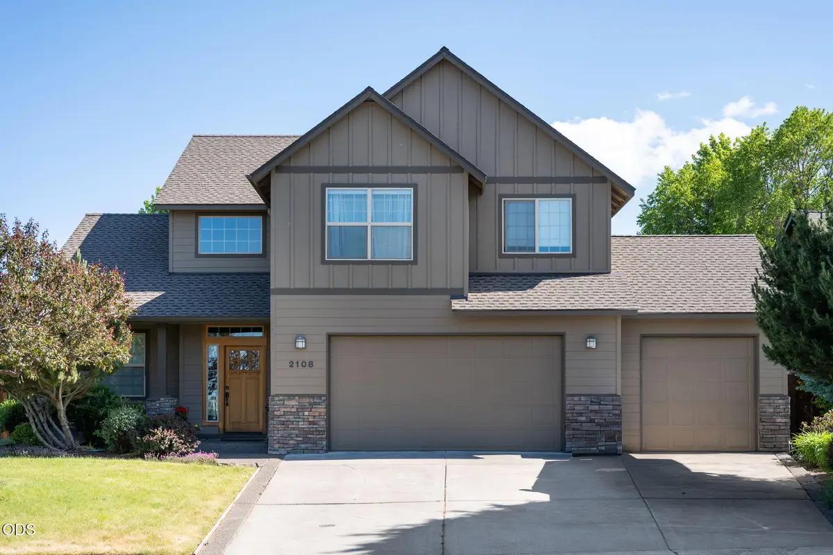 2108 NW Sterling Avenue, Redmond, OR 97756 - #1