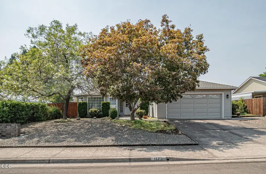 1173 Ginger Way, Medford, OR 97501 - #2