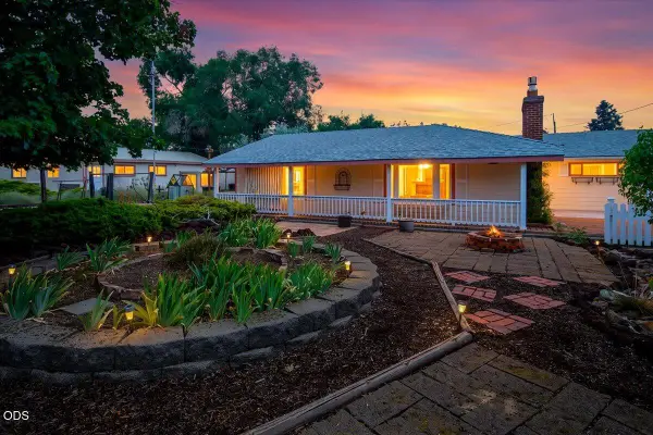 2586 SW 27th Street, Redmond, OR 97756