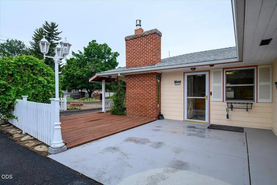2586 SW 27th Street, Redmond, OR 97756 - #3