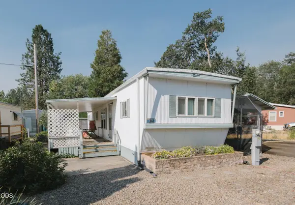 22071 Or-62 #36, Shady Cove, OR 97539
