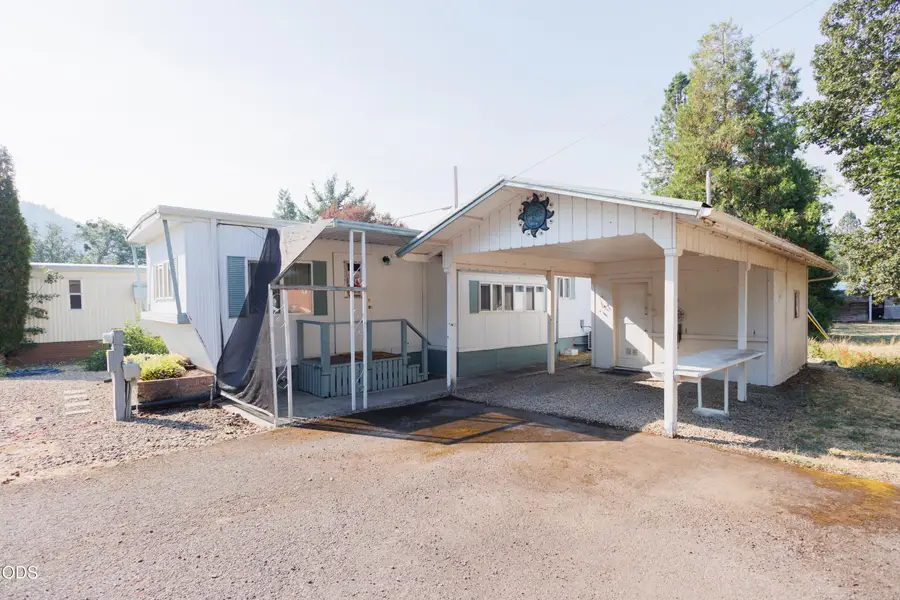 22071 Or-62 #36, Shady Cove, OR 97539 - #2