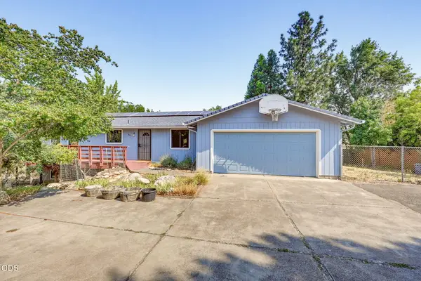 1111 Oak Street, Ashland, OR 97520