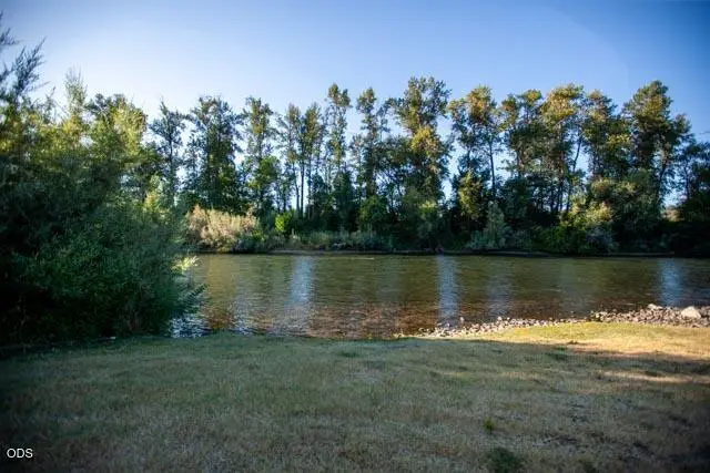 2990 S River Road, Grants Pass, OR 97527 - #1