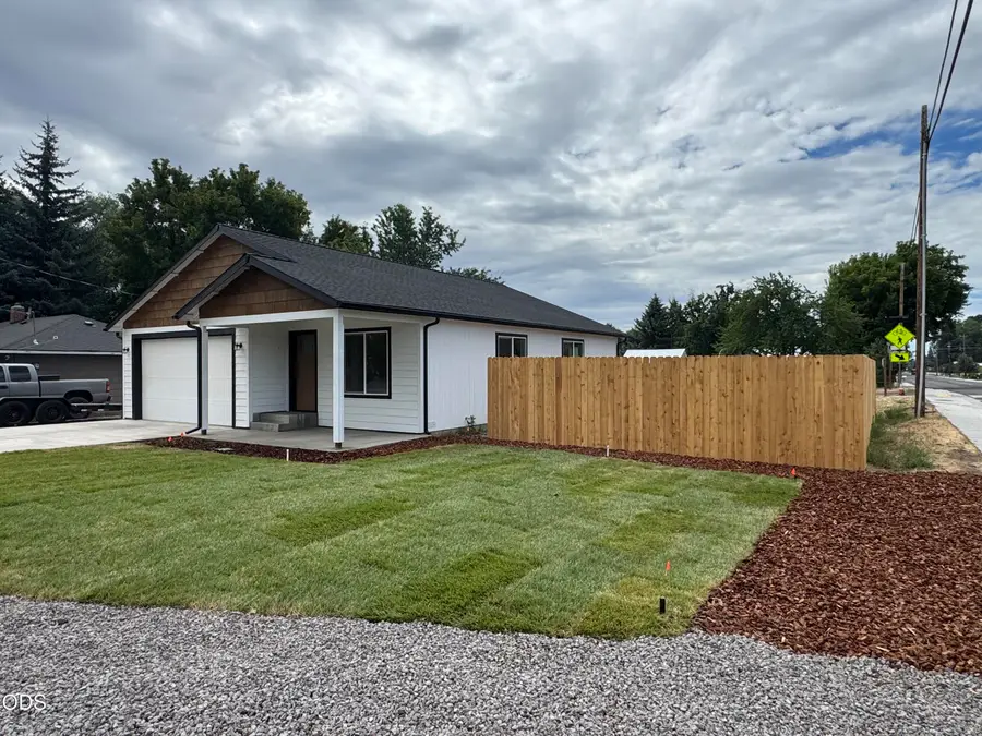 5406 Independence Avenue, Klamath Falls, OR 97603 - #3