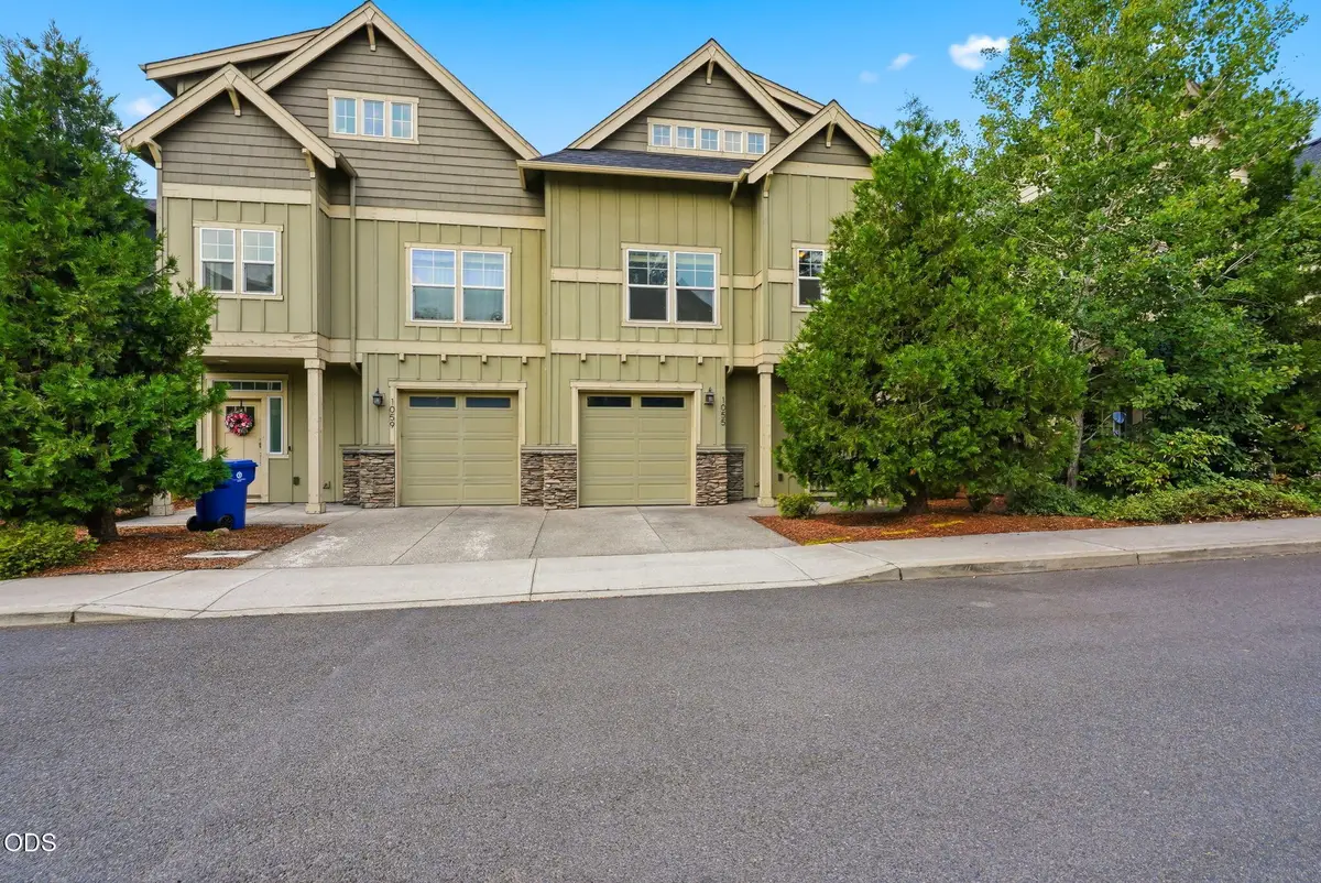 1055 SE Leonel Lane, Bend, OR 97702 - #1