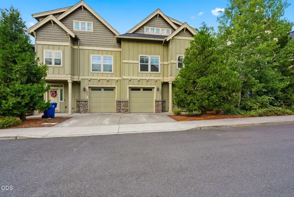 1055 SE Leonel Lane, Bend, OR 97702