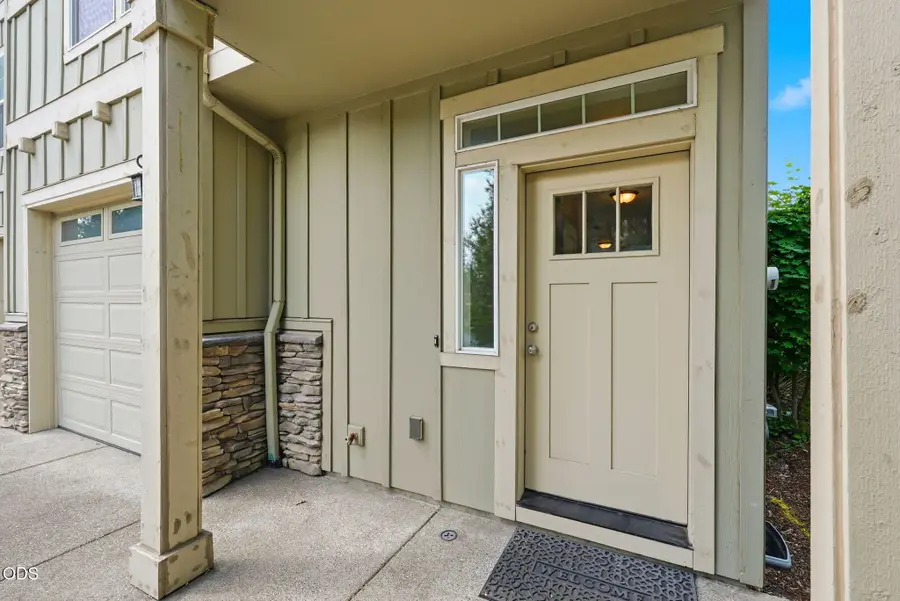 1055 SE Leonel Lane, Bend, OR 97702 - #3