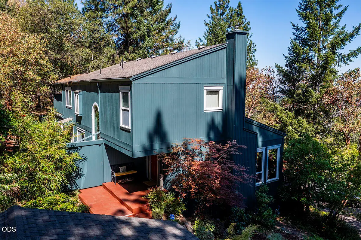 1000 Ivy Lane, Ashland, OR 97520 - #1