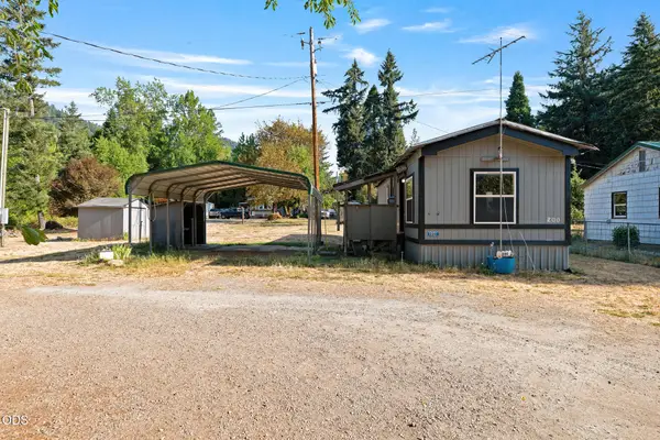 200 Lizzy Lane, Glendale, OR 97442
