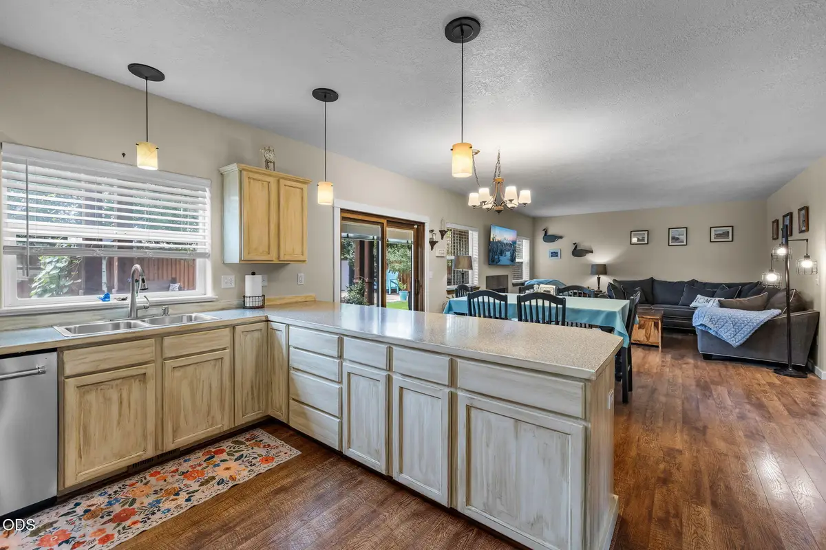 2949 NW 22nd Street, Redmond, OR 97756 - #1