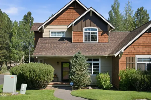 19350 SW Laurelhurst Way, Bend, OR 97702