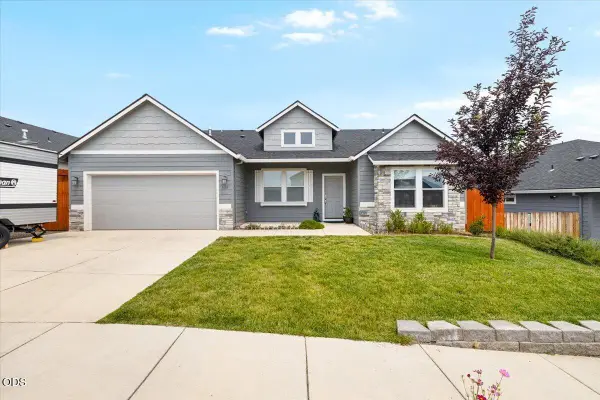 1633 Dragon Tail Place, Medford, OR 97504