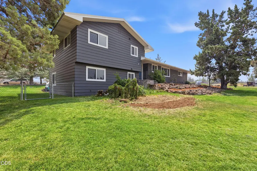 304 SE Crestview Lane, Madras, OR 97741 - #2