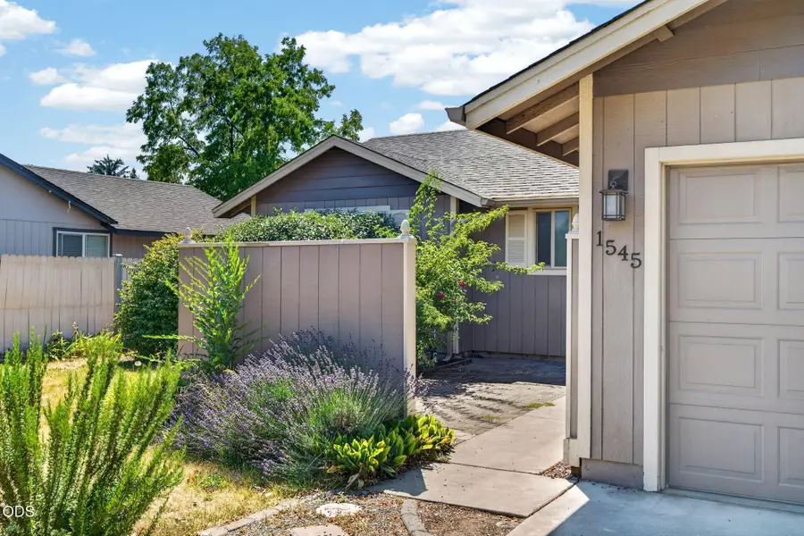 1545 SW 17th Street, Redmond, OR 97756 - #3