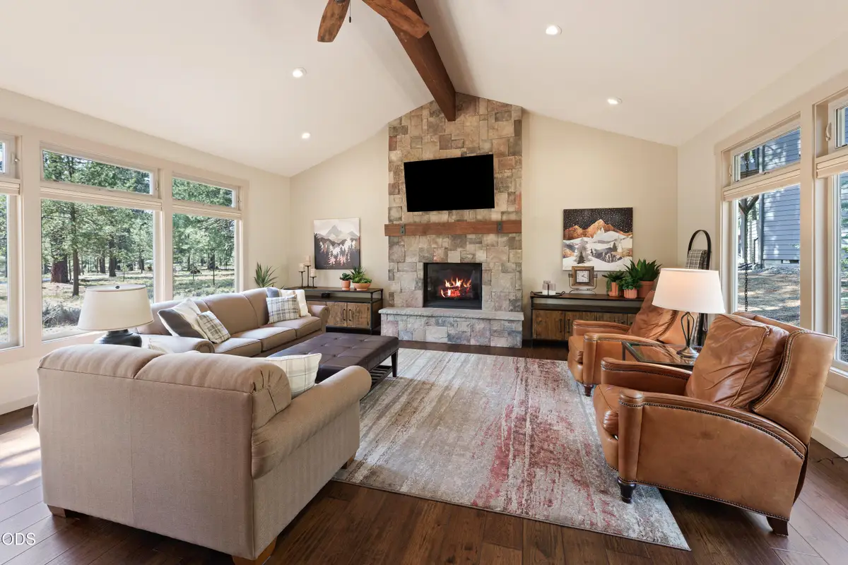 17842 Mt Hood Lane, Sunriver, OR 97707 - #1
