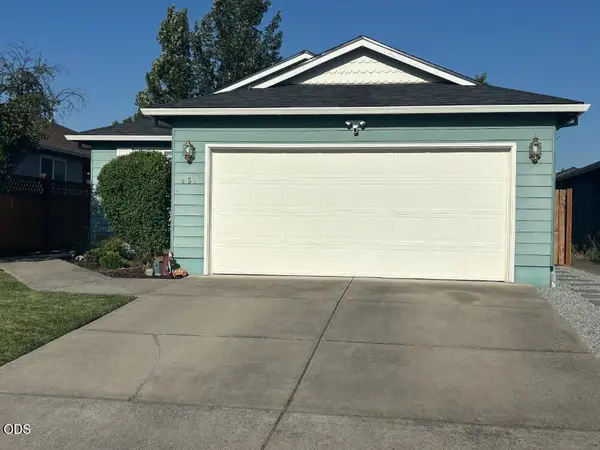 450 Saint Clair Way, Eagle Point, OR 97524