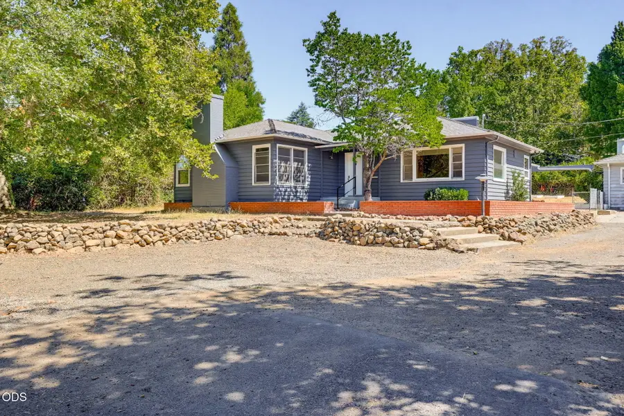 2137 E Jackson Street, Medford, OR 97504 - #3