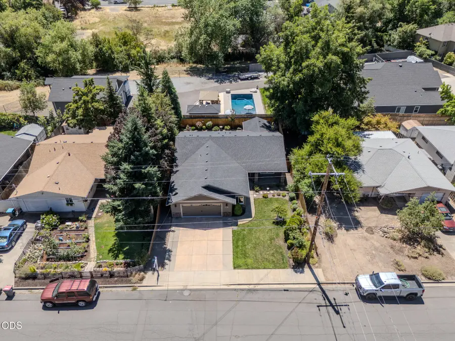 2196 Crestbrook Road, Medford, OR 97504 - #2