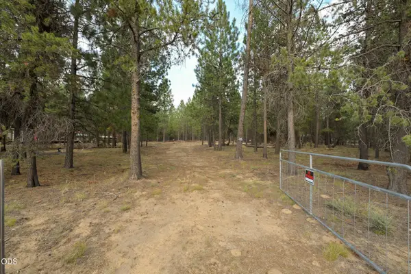 53132 Andrews Road, La Pine, OR 97739