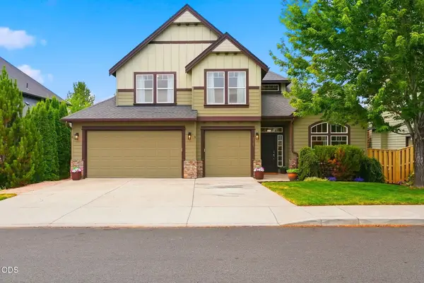 2765 SW 49th Street, Redmond, OR 97756
