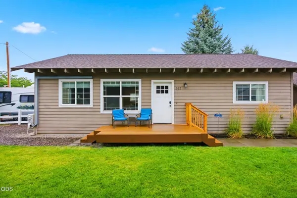 327 NW Elm Avenue, Redmond, OR 97756