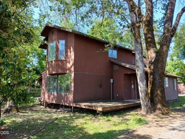 1340 Dowell Road, Grants Pass, OR 97527