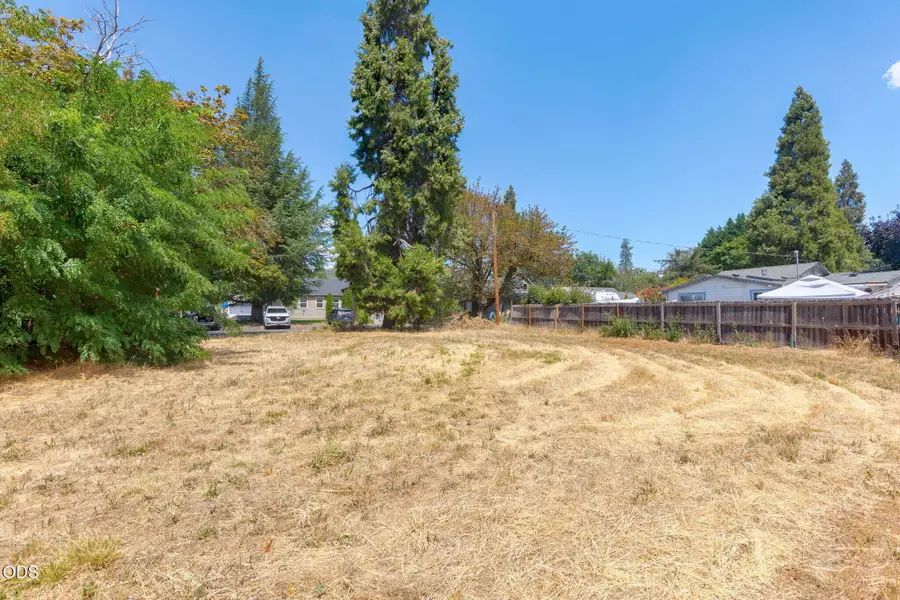 202 Arbor Street, Rogue River, OR 97537 - #2