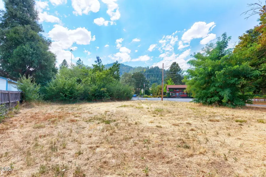 202 Arbor Street, Rogue River, OR 97537 - #3