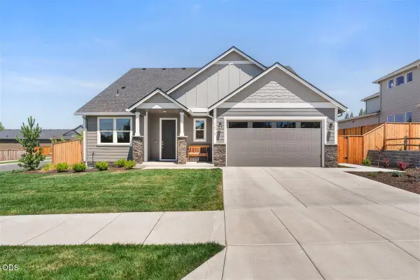 1516 Poppy Ridge Drive, Eagle Point, OR 97524