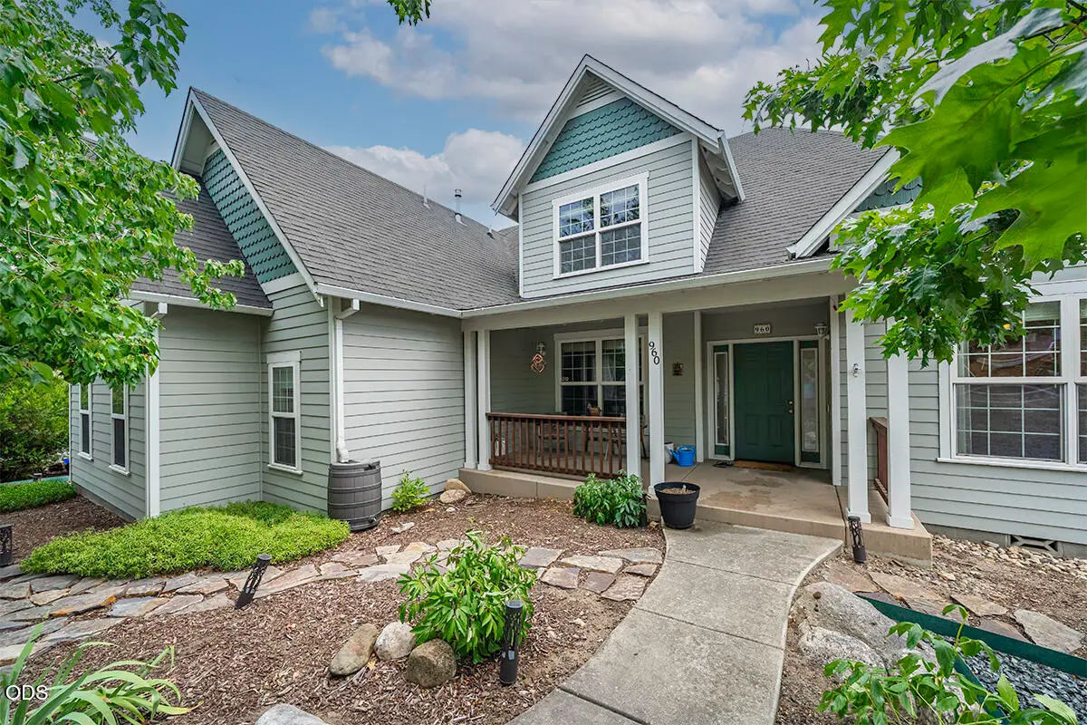 960 Oak Street, Ashland, OR 97520 - #1