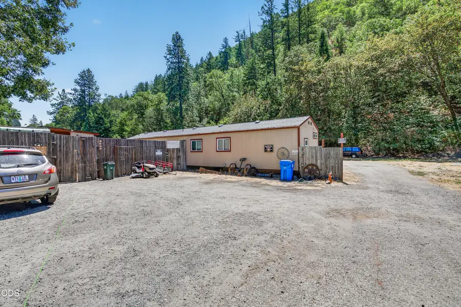 12071 Old Stage Road, Gold Hill, OR 97525 - #3