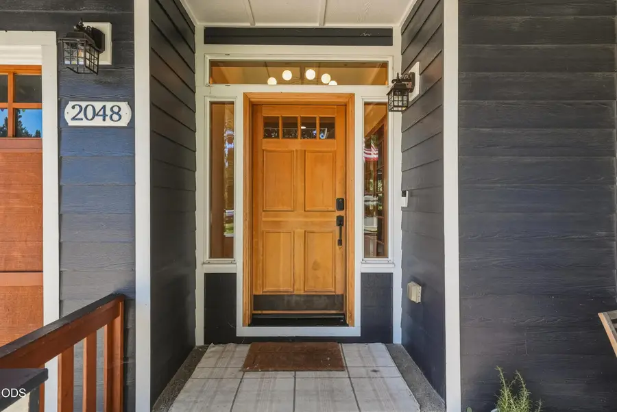 2048 NE Cradle Mountain Way, Bend, OR 97701 - #2