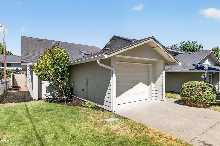 241 Clay Street, Ashland, OR 97520 - #2