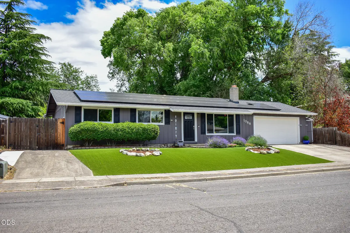 1088 N 5th Street, Central Point, OR 97502 - #1