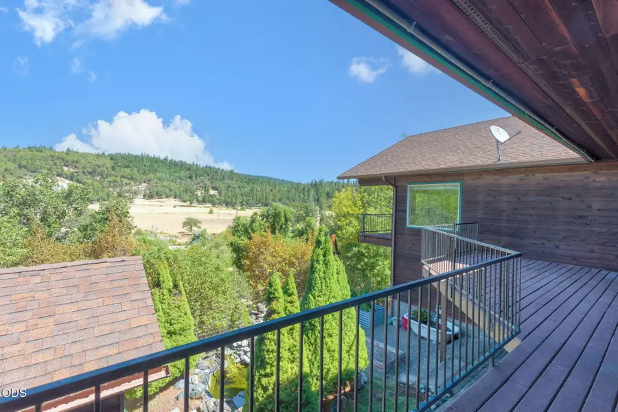410 Lancelot Lane, Merlin, OR 97532 - #3