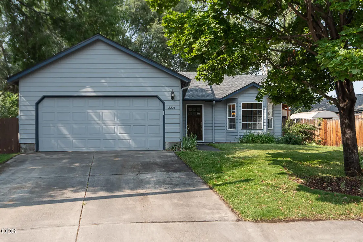 2225 SW 30th Court, Redmond, OR 97756 - #1