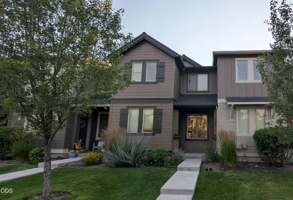 3433 SW 28th Street, Redmond, OR 97756