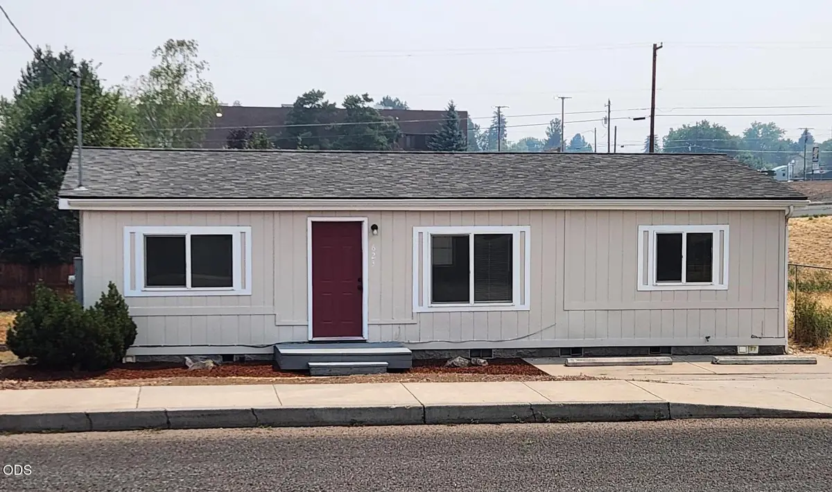 623 SW 2nd Street, Madras, OR 97741 - #1