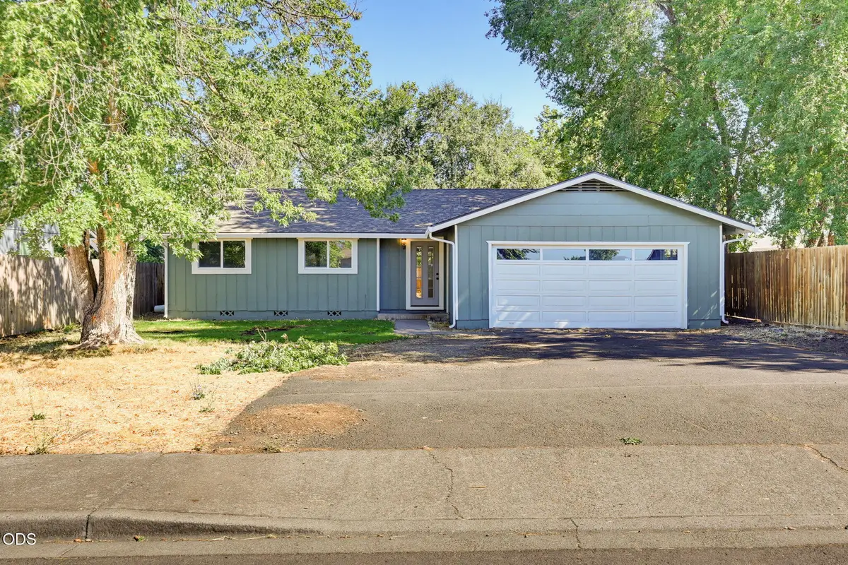 1995 Alpine Court, Medford, OR 97504 - #1